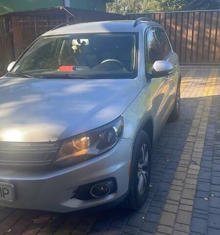 Серый Фольксваген Тигуан, объемом двигателя 1.98 л и пробегом 215 тыс. км за 11500 $, фото 1 на Automoto.ua