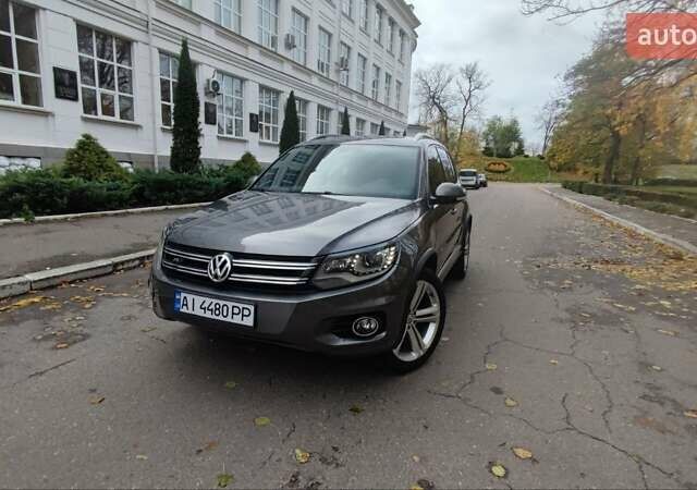 Серый Фольксваген Тигуан, объемом двигателя 1.98 л и пробегом 106 тыс. км за 15800 $, фото 1 на Automoto.ua