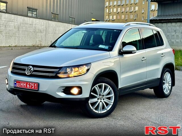 Серый Фольксваген Тигуан, объемом двигателя 2 л и пробегом 250 тыс. км за 10500 $, фото 1 на Automoto.ua