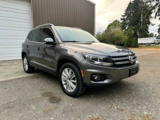 Сірий Фольксваген Тігуан, об'ємом двигуна 2 л та пробігом 80 тис. км за 4500 $, фото 1 на Automoto.ua