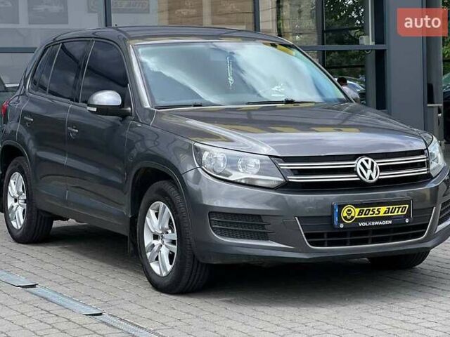 Серый Фольксваген Тигуан, объемом двигателя 1.98 л и пробегом 255 тыс. км за 13000 $, фото 1 на Automoto.ua