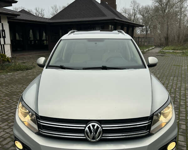 Сірий Фольксваген Тігуан, об'ємом двигуна 1.98 л та пробігом 262 тис. км за 11500 $, фото 1 на Automoto.ua