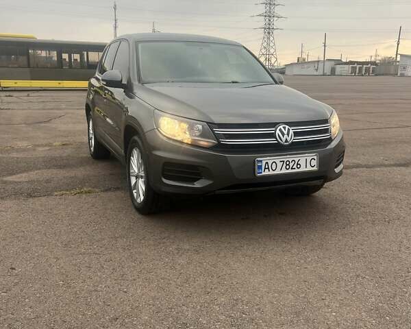 Сірий Фольксваген Тігуан, об'ємом двигуна 1.98 л та пробігом 214 тис. км за 11700 $, фото 1 на Automoto.ua