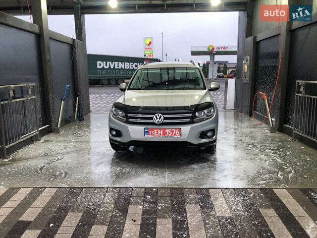 Сірий Фольксваген Тігуан, об'ємом двигуна 1.97 л та пробігом 214 тис. км за 12500 $, фото 1 на Automoto.ua