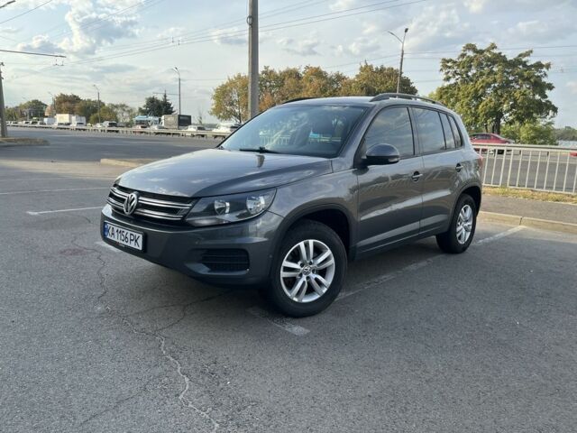 Сірий Фольксваген Тігуан, об'ємом двигуна 2 л та пробігом 193 тис. км за 11999 $, фото 1 на Automoto.ua