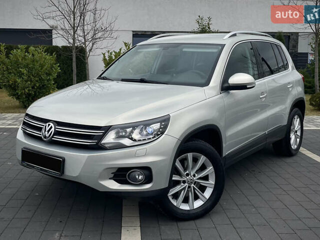 Серый Фольксваген Тигуан, объемом двигателя 2 л и пробегом 165 тыс. км за 15500 $, фото 1 на Automoto.ua