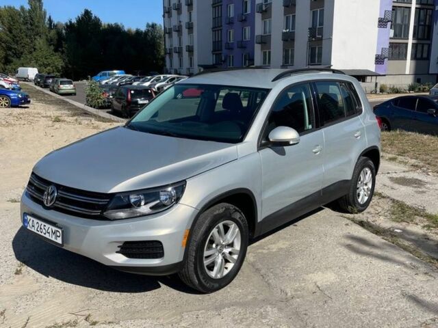 Серый Фольксваген Тигуан, объемом двигателя 2 л и пробегом 145 тыс. км за 12600 $, фото 1 на Automoto.ua
