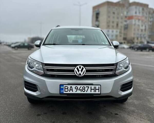 Сірий Фольксваген Тігуан, об'ємом двигуна 1.98 л та пробігом 117 тис. км за 13500 $, фото 1 на Automoto.ua