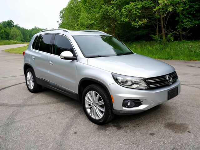 Серый Фольксваген Тигуан, объемом двигателя 2 л и пробегом 77 тыс. км за 8900 $, фото 1 на Automoto.ua