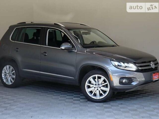 Серый Фольксваген Тигуан, объемом двигателя 2 л и пробегом 129 тыс. км за 3000 $, фото 1 на Automoto.ua