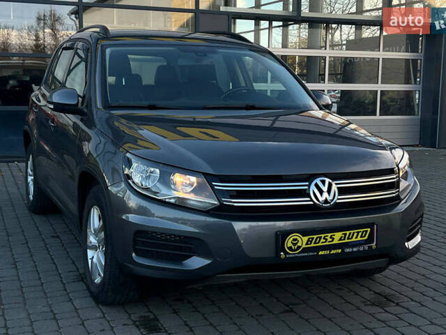Серый Фольксваген Тигуан, объемом двигателя 2 л и пробегом 193 тыс. км за 13700 $, фото 1 на Automoto.ua