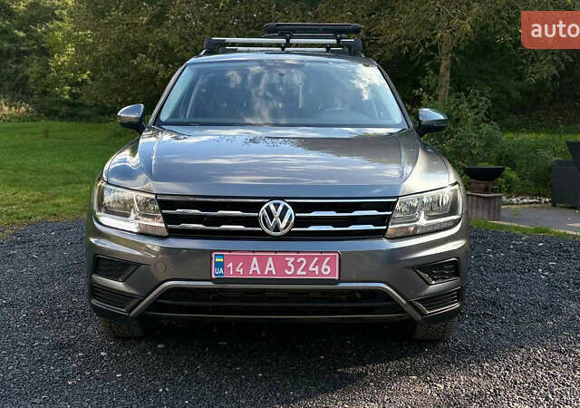 Сірий Фольксваген Тігуан, об'ємом двигуна 1.98 л та пробігом 149 тис. км за 17800 $, фото 1 на Automoto.ua
