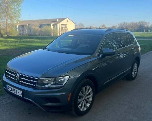 Серый Фольксваген Тигуан, объемом двигателя 1.98 л и пробегом 121 тыс. км за 21000 $, фото 1 на Automoto.ua