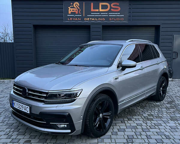 Серый Фольксваген Тигуан, объемом двигателя 1.97 л и пробегом 116 тыс. км за 28000 $, фото 1 на Automoto.ua