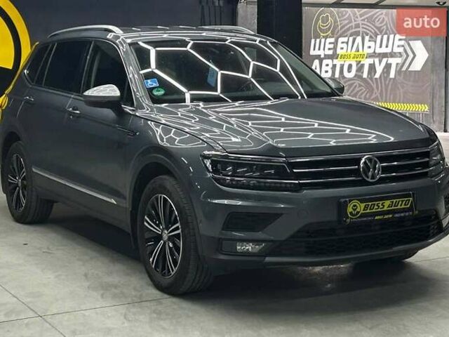 Серый Фольксваген Тигуан, объемом двигателя 1.97 л и пробегом 275 тыс. км за 26400 $, фото 1 на Automoto.ua