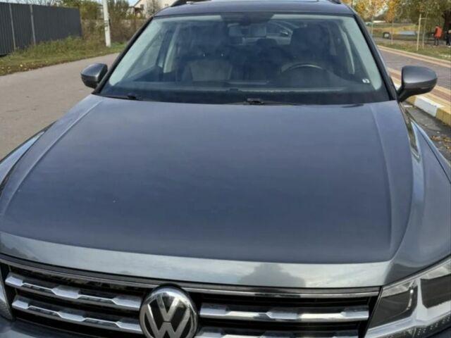 Серый Фольксваген Тигуан, объемом двигателя 2 л и пробегом 147 тыс. км за 17500 $, фото 1 на Automoto.ua