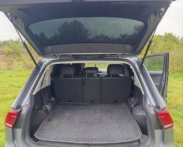 Серый Фольксваген Тигуан, объемом двигателя 2 л и пробегом 118 тыс. км за 16900 $, фото 1 на Automoto.ua