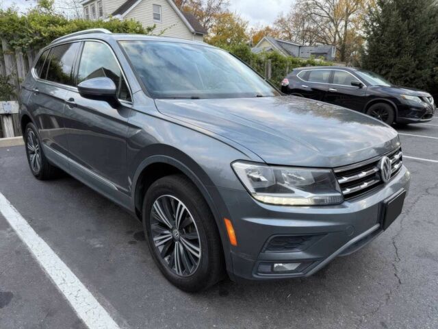 Серый Фольксваген Тигуан, объемом двигателя 2 л и пробегом 36 тыс. км за 18500 $, фото 1 на Automoto.ua