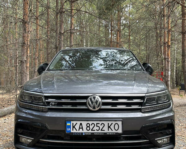 Серый Фольксваген Тигуан, объемом двигателя 1.98 л и пробегом 259 тыс. км за 28500 $, фото 1 на Automoto.ua