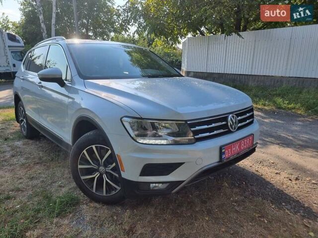 Сірий Фольксваген Тігуан, об'ємом двигуна 1.98 л та пробігом 181 тис. км за 18300 $, фото 1 на Automoto.ua