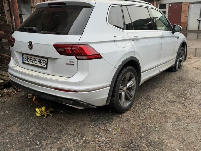 Сірий Фольксваген Тігуан, об'ємом двигуна 2 л та пробігом 144 тис. км за 10000 $, фото 1 на Automoto.ua