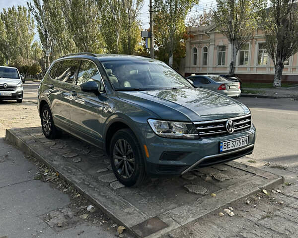 Сірий Фольксваген Тігуан, об'ємом двигуна 1.98 л та пробігом 80 тис. км за 22500 $, фото 1 на Automoto.ua