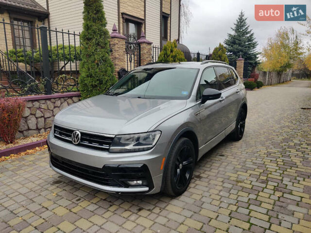 Серый Фольксваген Тигуан, объемом двигателя 2 л и пробегом 298 тыс. км за 17500 $, фото 1 на Automoto.ua