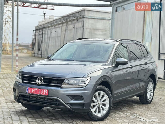 Серый Фольксваген Тигуан, объемом двигателя 2 л и пробегом 190 тыс. км за 15950 $, фото 1 на Automoto.ua