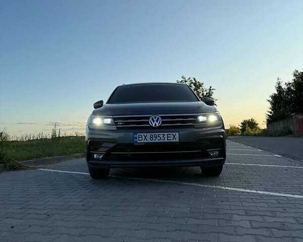 Серый Фольксваген Тигуан, объемом двигателя 1.98 л и пробегом 125 тыс. км за 24200 $, фото 1 на Automoto.ua