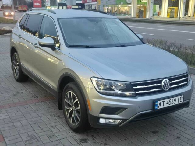 Серый Фольксваген Тигуан, объемом двигателя 2 л и пробегом 73 тыс. км за 21000 $, фото 1 на Automoto.ua