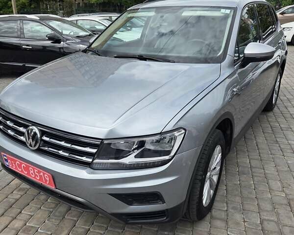 Сірий Фольксваген Тігуан, об'ємом двигуна 1.98 л та пробігом 68 тис. км за 19000 $, фото 1 на Automoto.ua