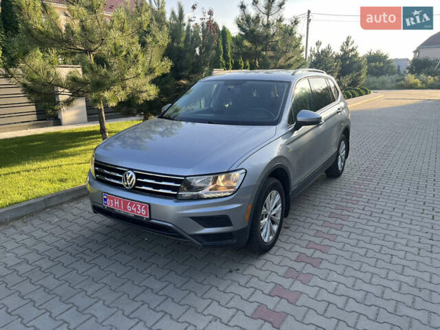 Сірий Фольксваген Тігуан, об'ємом двигуна 1.98 л та пробігом 182 тис. км за 16950 $, фото 1 на Automoto.ua