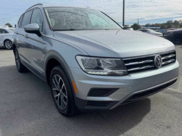 Серый Фольксваген Тигуан, объемом двигателя 2 л и пробегом 43 тыс. км за 14700 $, фото 1 на Automoto.ua