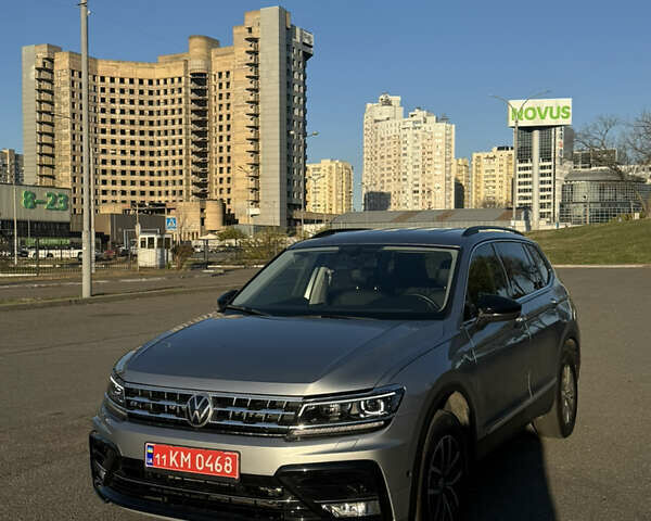 Сірий Фольксваген Тігуан, об'ємом двигуна 1.98 л та пробігом 156 тис. км за 18600 $, фото 1 на Automoto.ua
