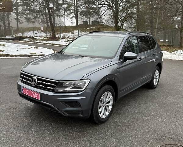 Сірий Фольксваген Тігуан, об'ємом двигуна 1.98 л та пробігом 87 тис. км за 16600 $, фото 1 на Automoto.ua