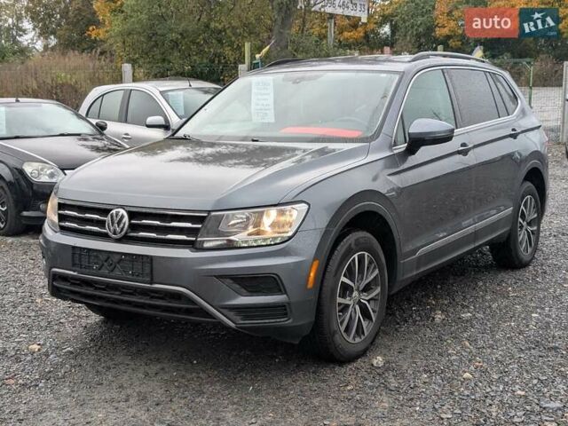 Серый Фольксваген Тигуан, объемом двигателя 1.98 л и пробегом 105 тыс. км за 17950 $, фото 1 на Automoto.ua