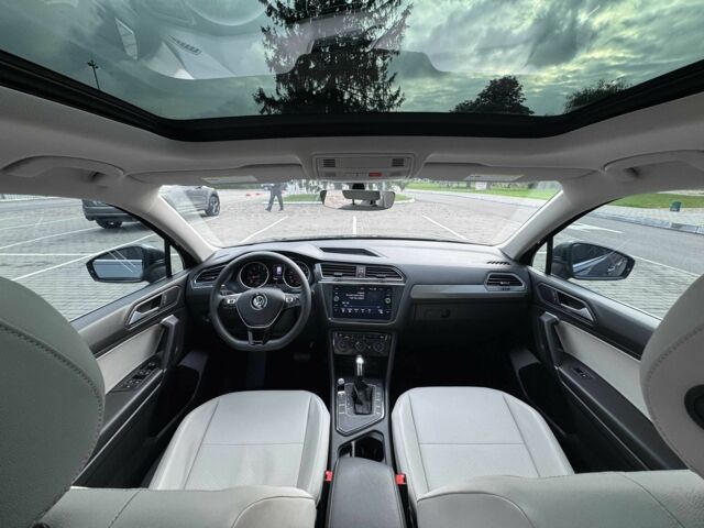 Серый Фольксваген Тигуан, объемом двигателя 2 л и пробегом 107 тыс. км за 19599 $, фото 1 на Automoto.ua