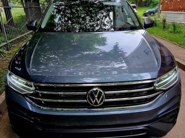 Серый Фольксваген Тигуан, объемом двигателя 2 л и пробегом 43 тыс. км за 13800 $, фото 1 на Automoto.ua