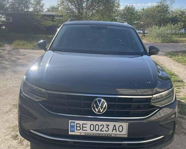 Сірий Фольксваген Тігуан, об'ємом двигуна 1.98 л та пробігом 130 тис. км за 27000 $, фото 1 на Automoto.ua