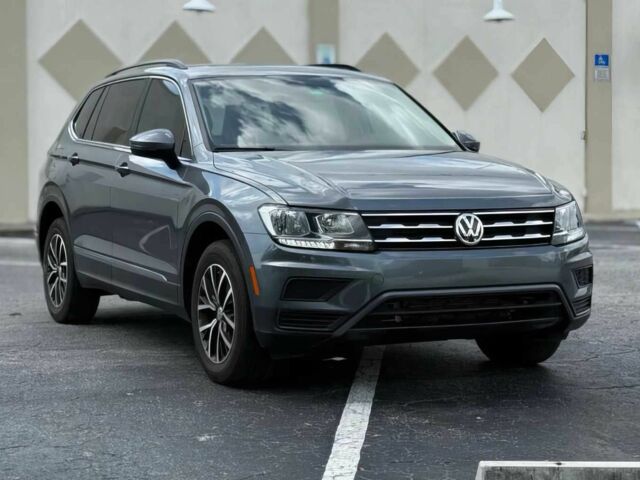 Сірий Фольксваген Тігуан, об'ємом двигуна 2 л та пробігом 13 тис. км за 10000 $, фото 1 на Automoto.ua