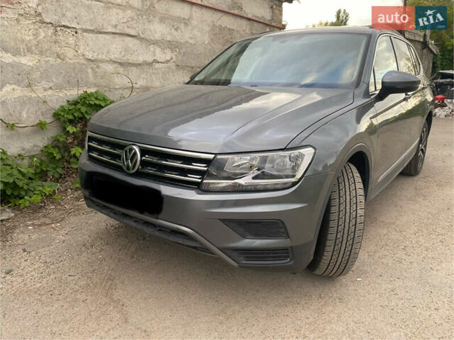 Серый Фольксваген Тигуан, объемом двигателя 1.98 л и пробегом 112 тыс. км за 20500 $, фото 1 на Automoto.ua