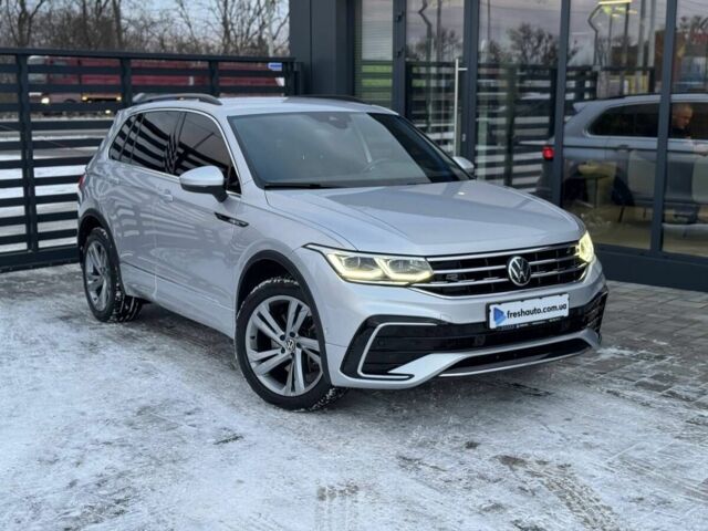 Сірий Фольксваген Тігуан, об'ємом двигуна 2 л та пробігом 38 тис. км за 42900 $, фото 1 на Automoto.ua