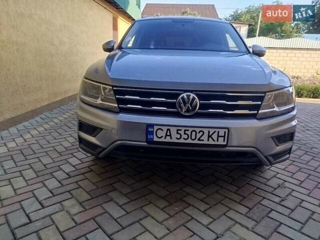 Серый Фольксваген Тигуан, объемом двигателя 1.98 л и пробегом 60 тыс. км за 19000 $, фото 1 на Automoto.ua