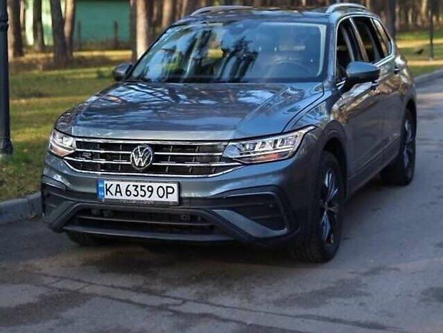 Серый Фольксваген Тигуан, объемом двигателя 1.98 л и пробегом 82 тыс. км за 25000 $, фото 1 на Automoto.ua