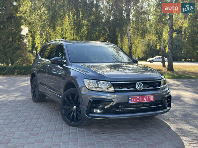 Серый Фольксваген Тигуан, объемом двигателя 1.98 л и пробегом 82 тыс. км за 21499 $, фото 1 на Automoto.ua