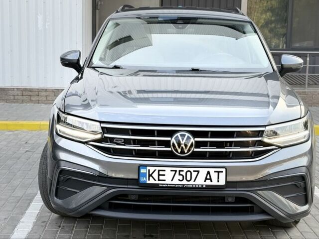 Серый Фольксваген Тигуан, объемом двигателя 2 л и пробегом 55 тыс. км за 21300 $, фото 1 на Automoto.ua