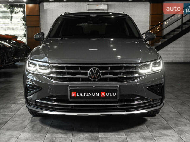 Сірий Фольксваген Тігуан, об'ємом двигуна 1.97 л та пробігом 21 тис. км за 33900 $, фото 1 на Automoto.ua
