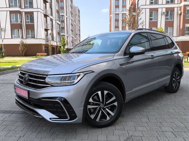 Серый Фольксваген Тигуан, объемом двигателя 2 л и пробегом 239 тыс. км за 20500 $, фото 1 на Automoto.ua