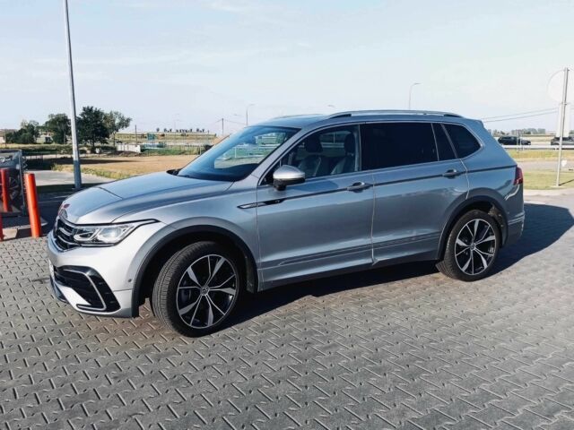 Сірий Фольксваген Тігуан, об'ємом двигуна 2 л та пробігом 11 тис. км за 20300 $, фото 1 на Automoto.ua