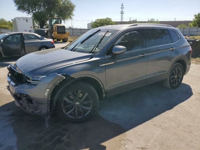 Серый Фольксваген Тигуан, объемом двигателя 2 л и пробегом 29 тыс. км за 15900 $, фото 1 на Automoto.ua